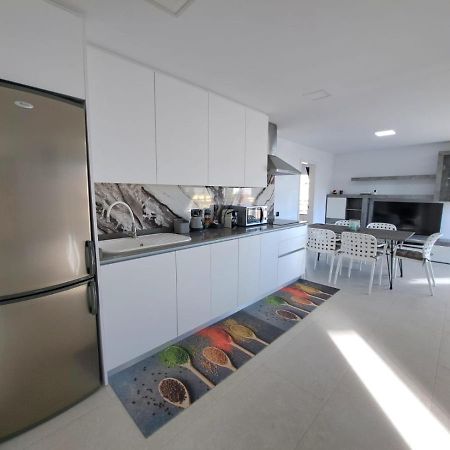 Newly Reformed 2 Bedroom Apartment In The Center Of Los Cristianos Los Cristianos  Luaran gambar