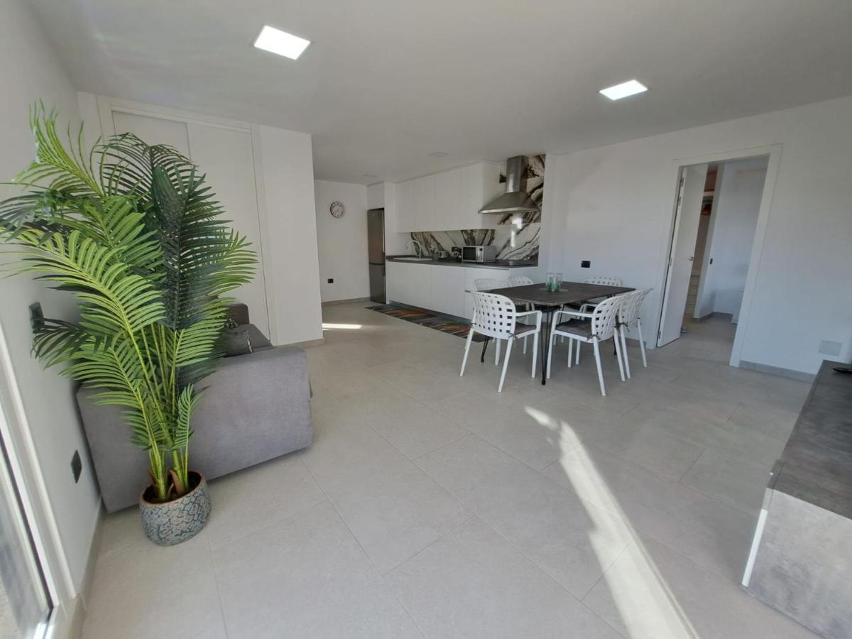 Newly Reformed 2 Bedroom Apartment In The Center Of Los Cristianos Los Cristianos  Luaran gambar